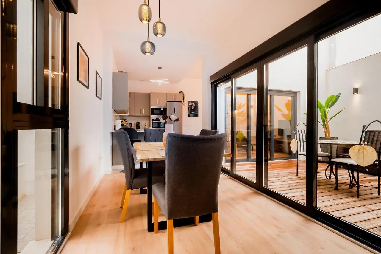 Charming New - Bd 1 Bth - Triana Apartment Seville 0*,  Spain